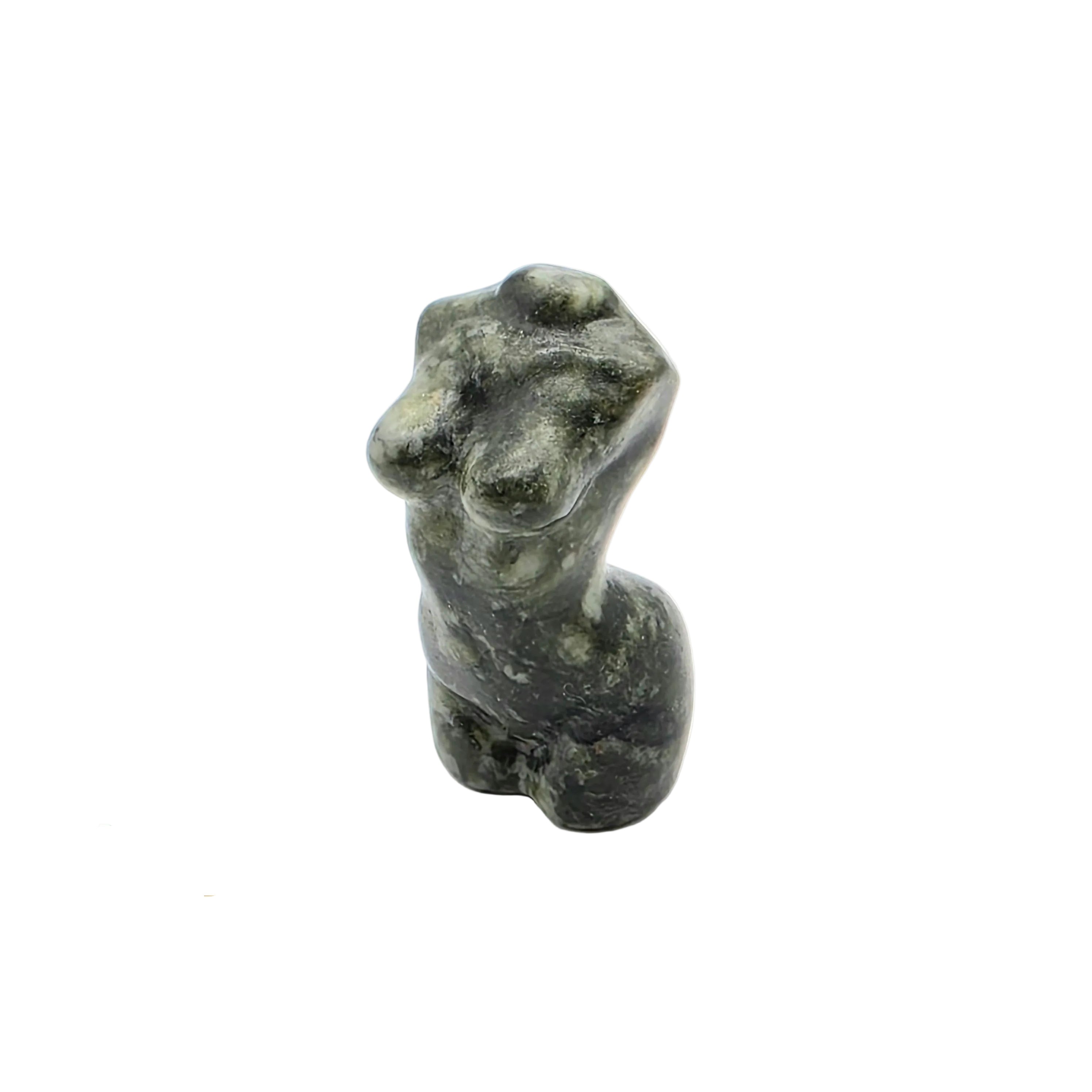 Frauenoberkörper aus Naturstein – Granat, Obsidian, Moosachat, Rosenquarz & Howlite