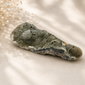 Prehnit-Druse mit Pyrit