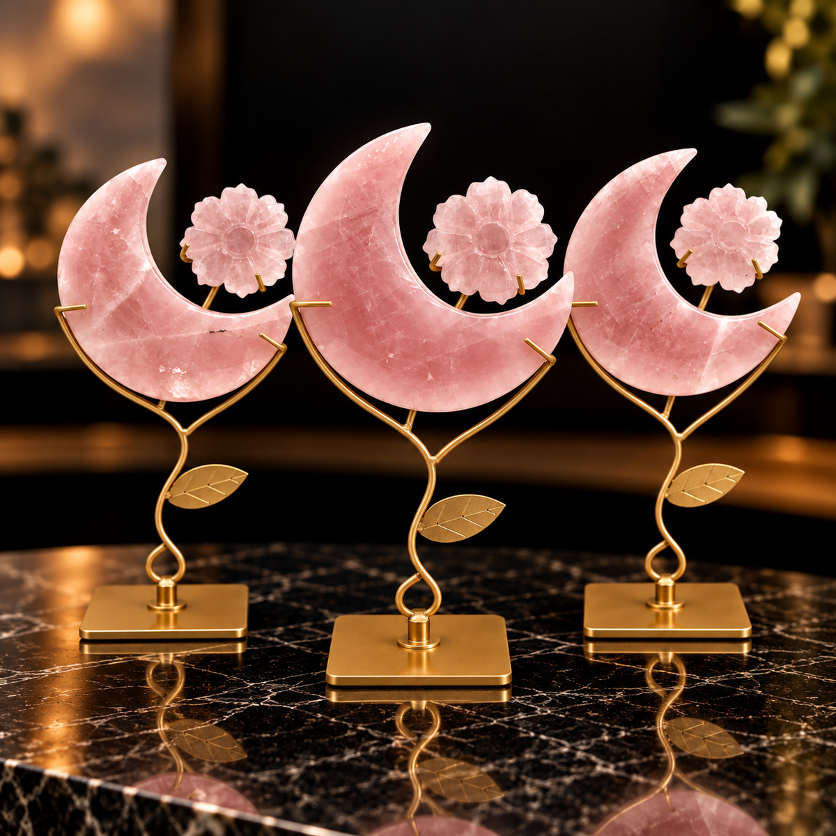 Rosenquarz Mond mit Blume auf Metallständer | Naturstein Deko